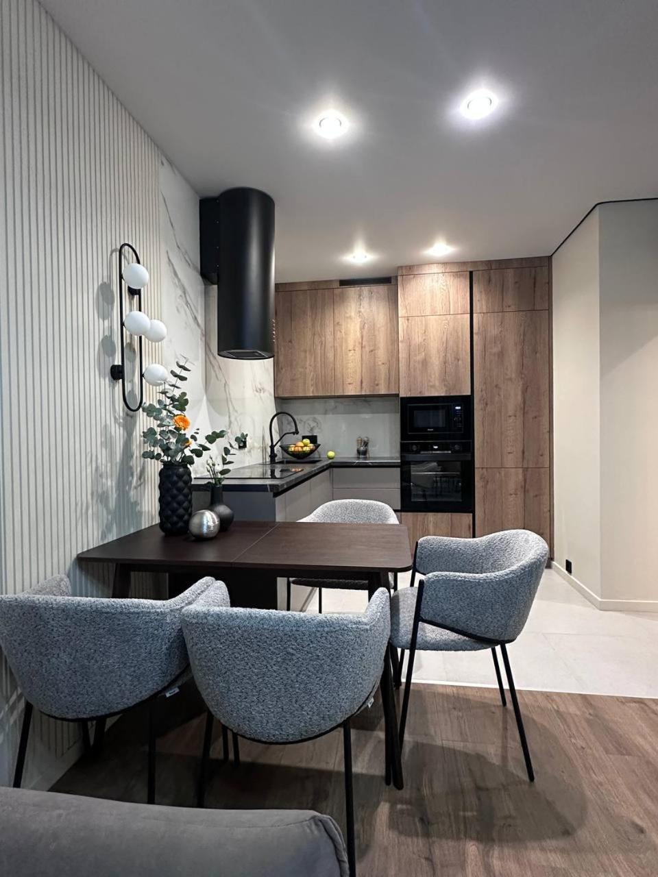 Great Apartment In The Center Of アルマトイ エクステリア 写真